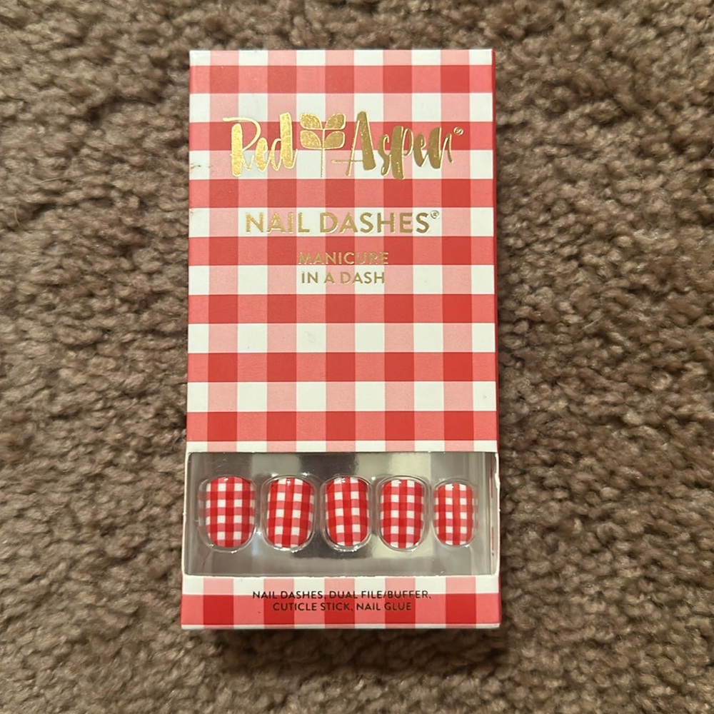 Red aspen nail dash